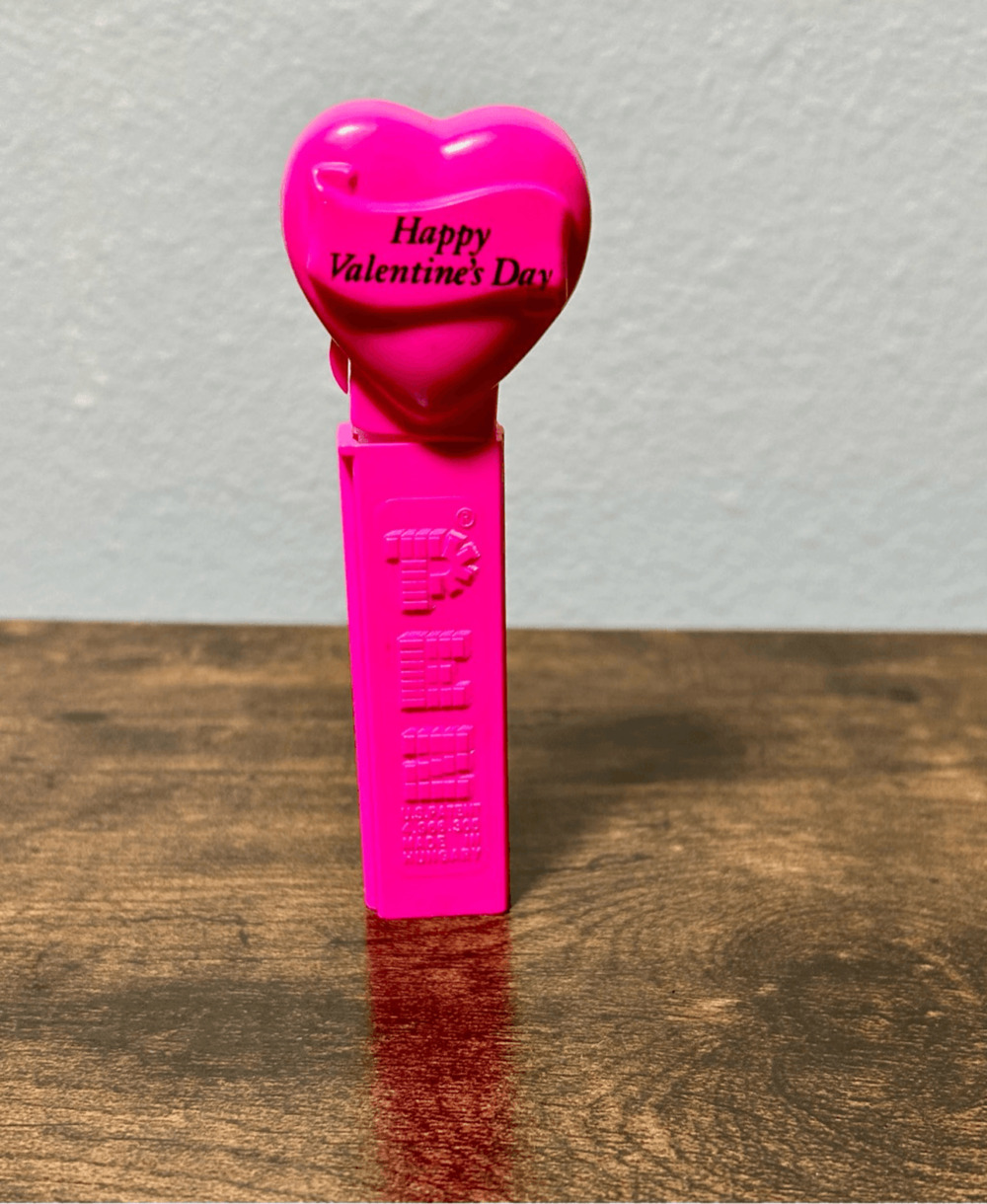 Beautiful Vintage 4 1/4" PEZ Dispenser HAPPY VALENTINES DAY W/ NO FEET